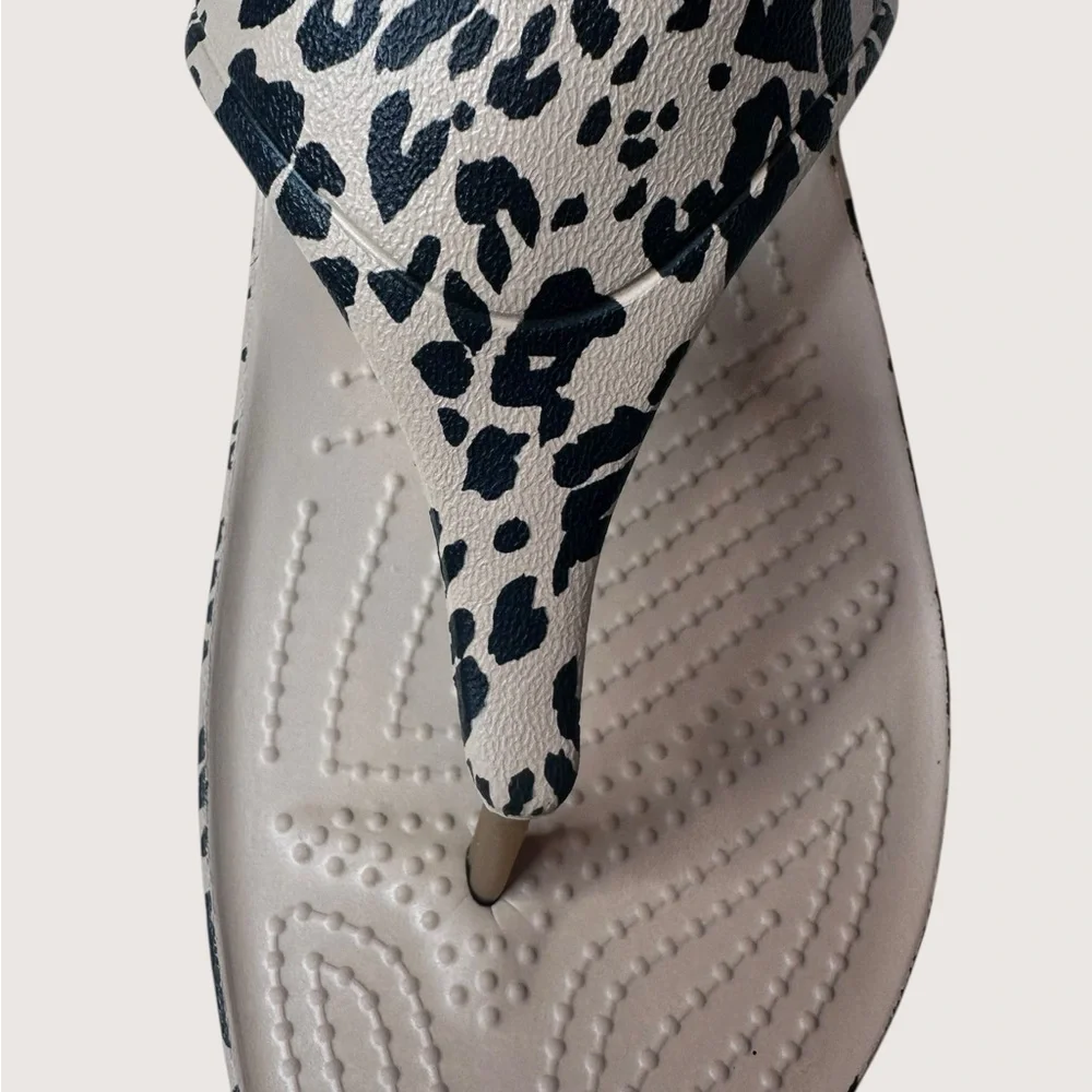 Crocs Sandals Women Sz 9 Leopard Kadee II Flip Flop Comfort Walking Animal Print - Picture 17 of 17